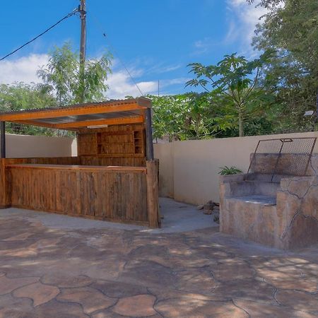 Green Lagoon Guest House Gaborone Exterior foto