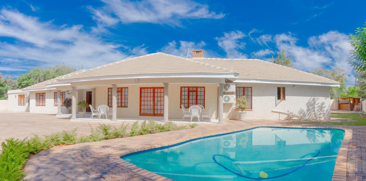Green Lagoon Guest House Gaborone Exterior foto