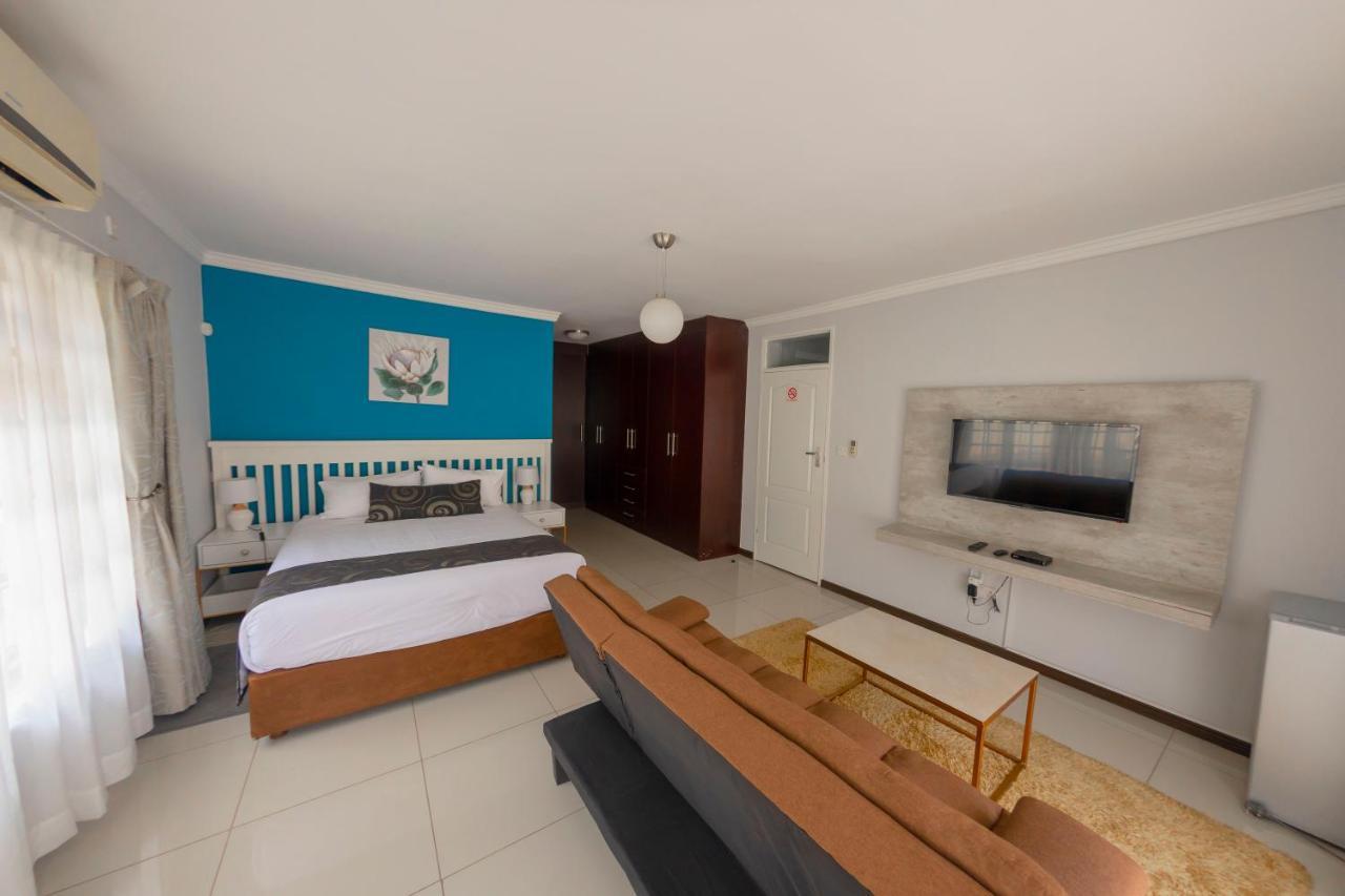 Green Lagoon Guest House Gaborone Exterior foto