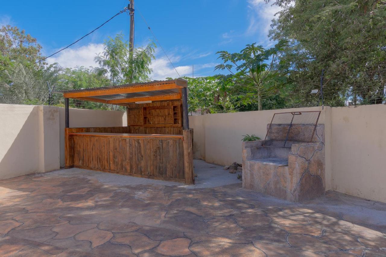 Green Lagoon Guest House Gaborone Exterior foto